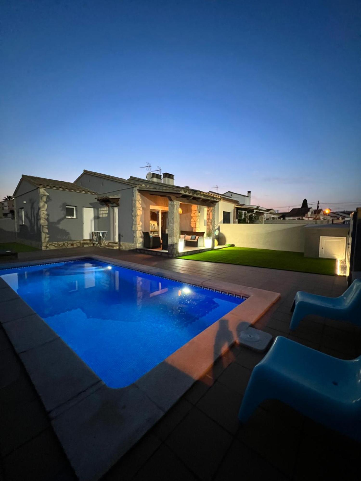 Casa En L Escala Con Piscina Y Wifi Free Villa L' Escala Екстериор снимка